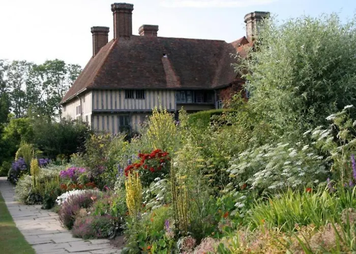 Blackthorn Is A Luxurious, Rural Retreat For Two.