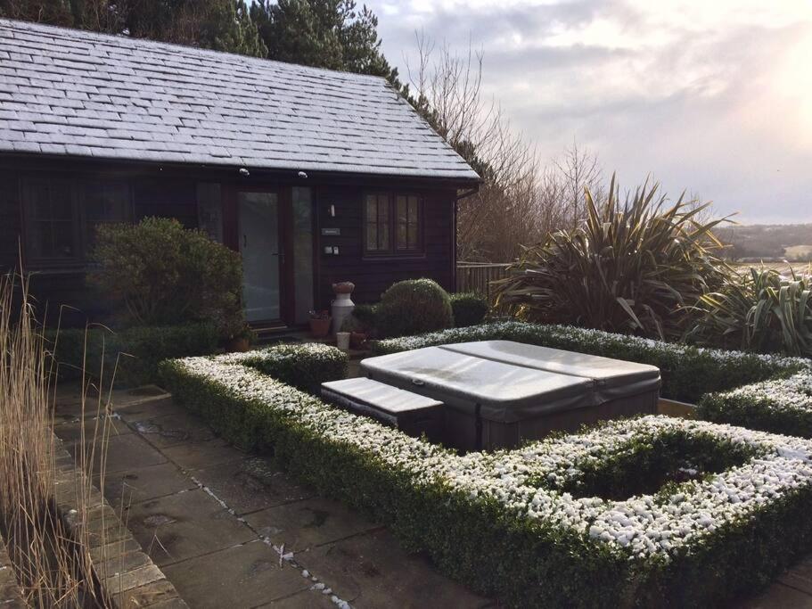 Blackthorn Is A Luxurious, Rural Retreat For Two. Apartment *