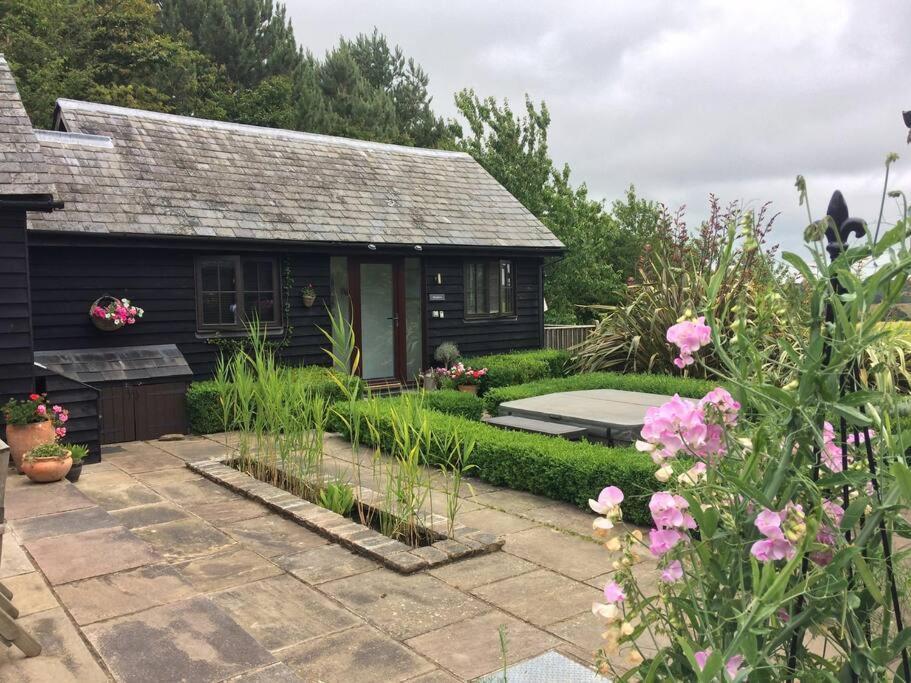 Blackthorn Is A Luxurious, Rural Retreat For Two. *